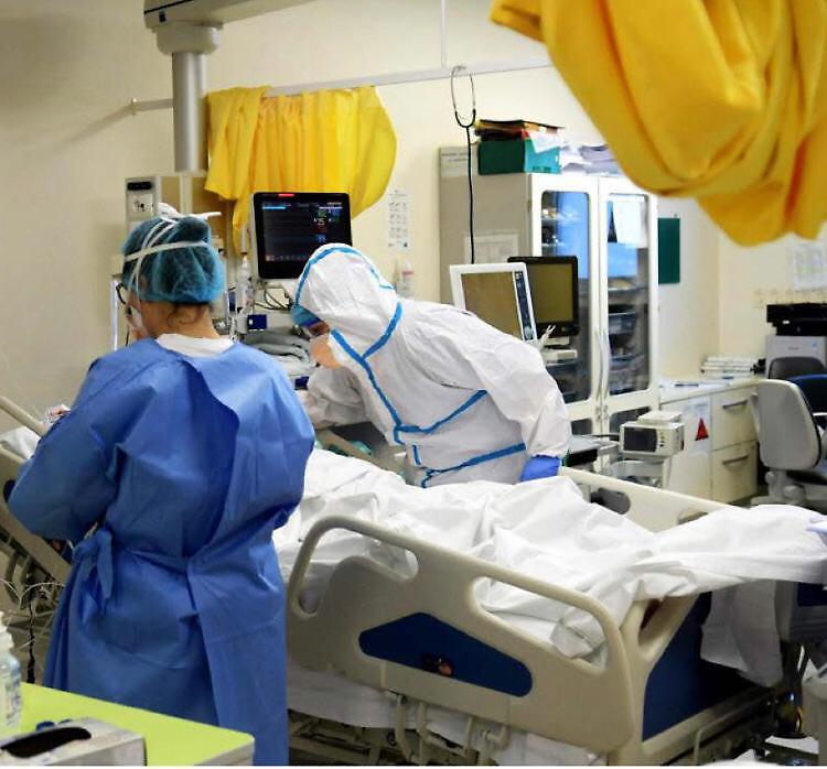 Covid, il monito di Pan: "Attenzione a non abbassare la guardia"