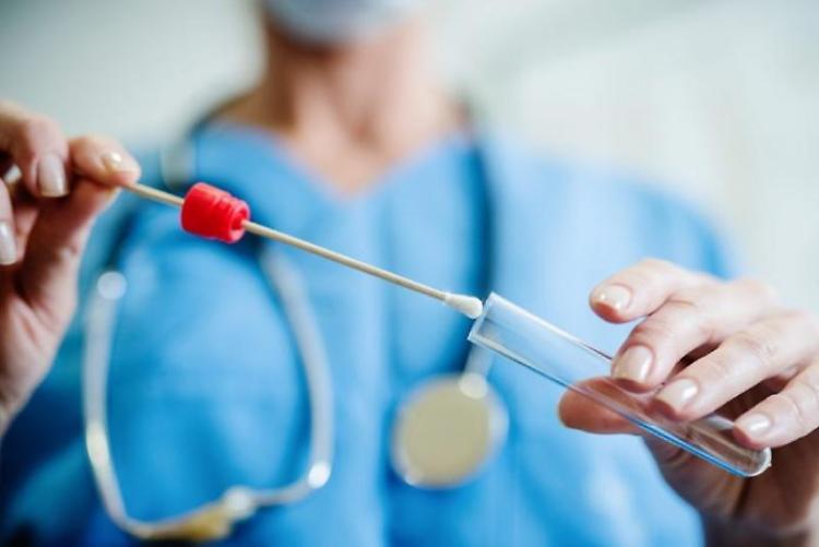 Covid: 17.221 positivi, 487 vittime, tasso positività al 4,7%