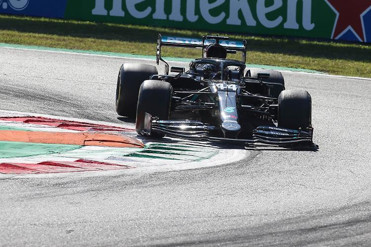 GP di Monza: pole Hamilton, terzo futuro ferrarista Sainz
