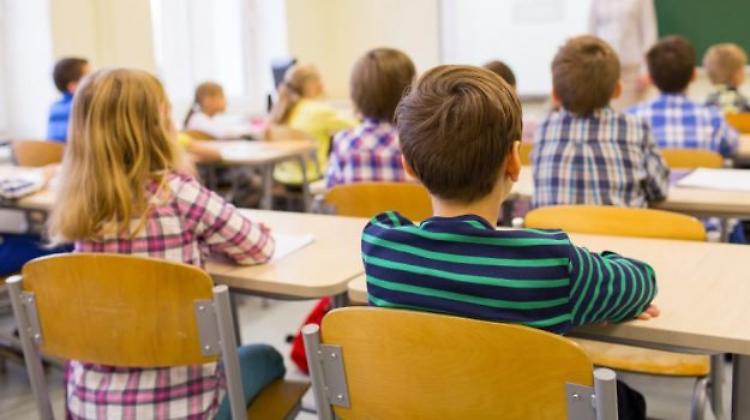 Il 77% degli italiani ha paura del Covid. Lunedì riaprono le scuole: tu sei? 