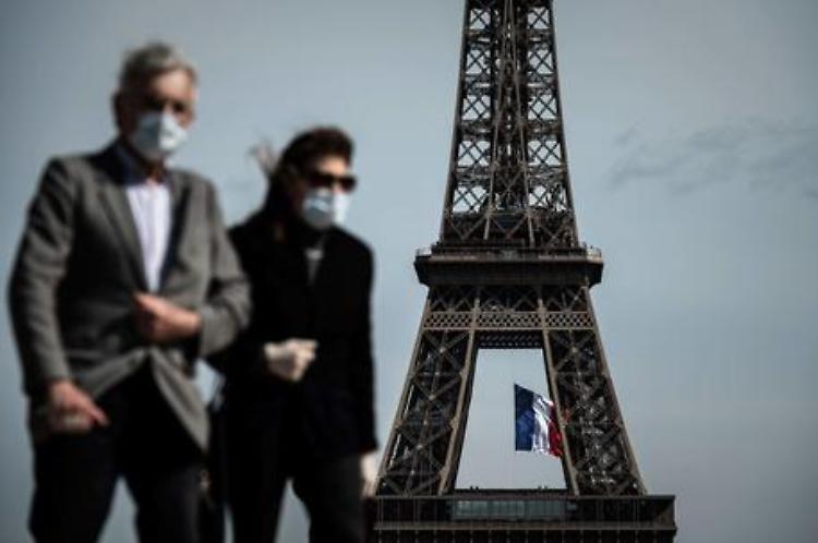 Covid: allarme Parigi, oltre 17% dei test positivi
