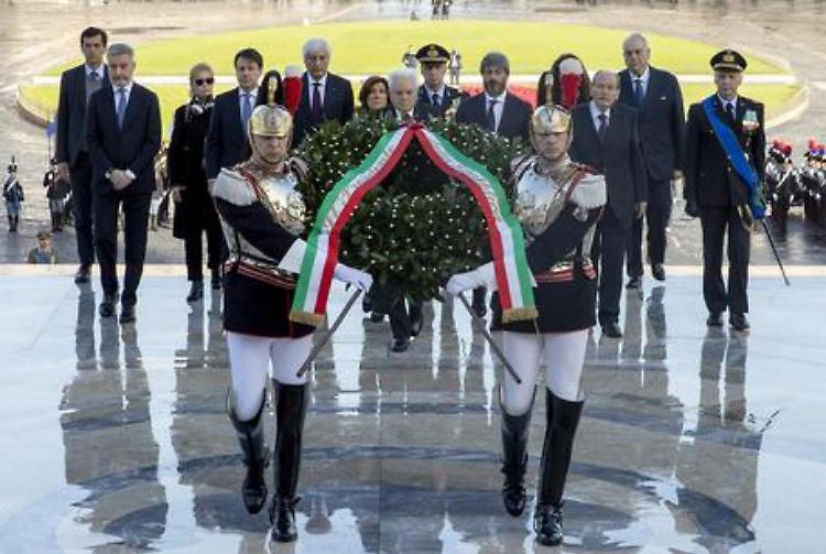 4 novembre: Mattarella e Conte all'Altare della Patria