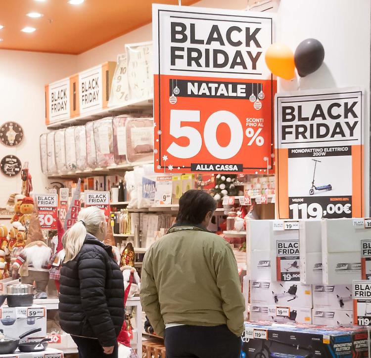  Black Friday, oggi giorno dello shopping
