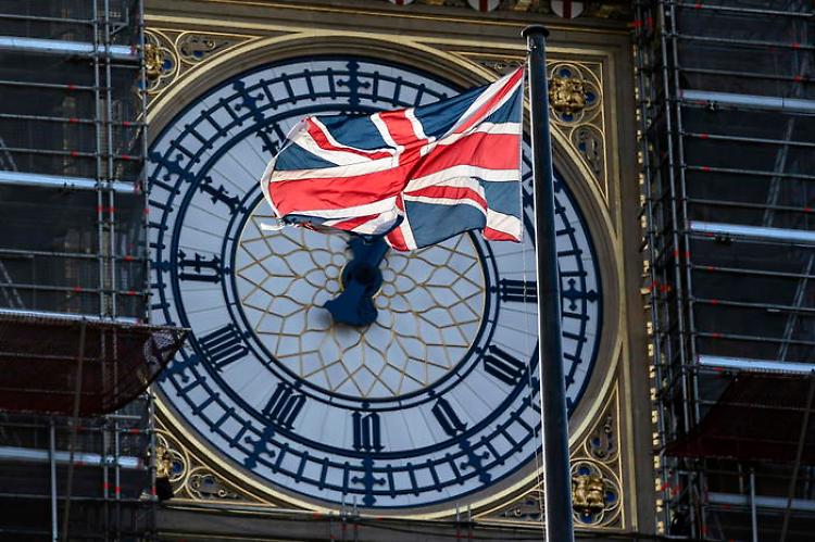 Brexit: Merkel, c'è ancora la possibilità di un accordo'. Intesa appesa a un filo ma c'è apertura