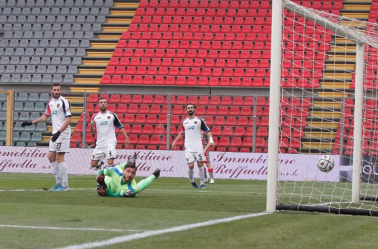 Cremonese - Cosenza (diretta alle 14)