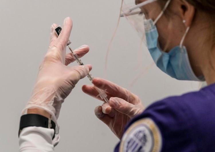 Mix di vaccini, somministrazioni al via giovedì 17 giugno