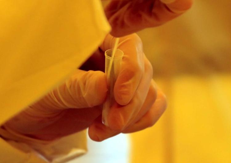 In calo positivi e vittime ma oltre 75 mila test in meno