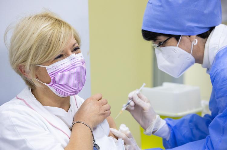 Vaccino Moderna: Cremona sarà hub, ma finora zero dosi