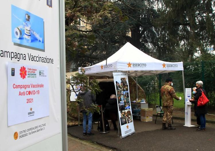 Covid: 13.762 nuovi casi, 347 vittime. Il tasso di positività sale al 4,8%