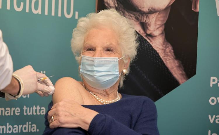 Vaccini: pm indaga su minacce a Segre, 'odio razziale'