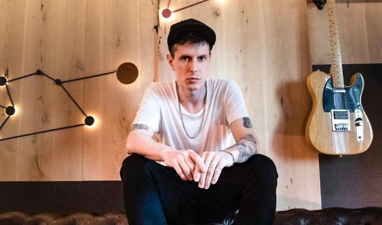 "In piedi fino alle 5 del mattino con lo staff di Fedez"