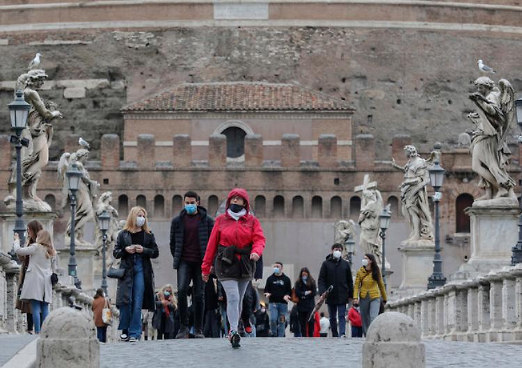 Covid: 9.789 nuovi casi e 358 vittime nelle ultime 24 ore