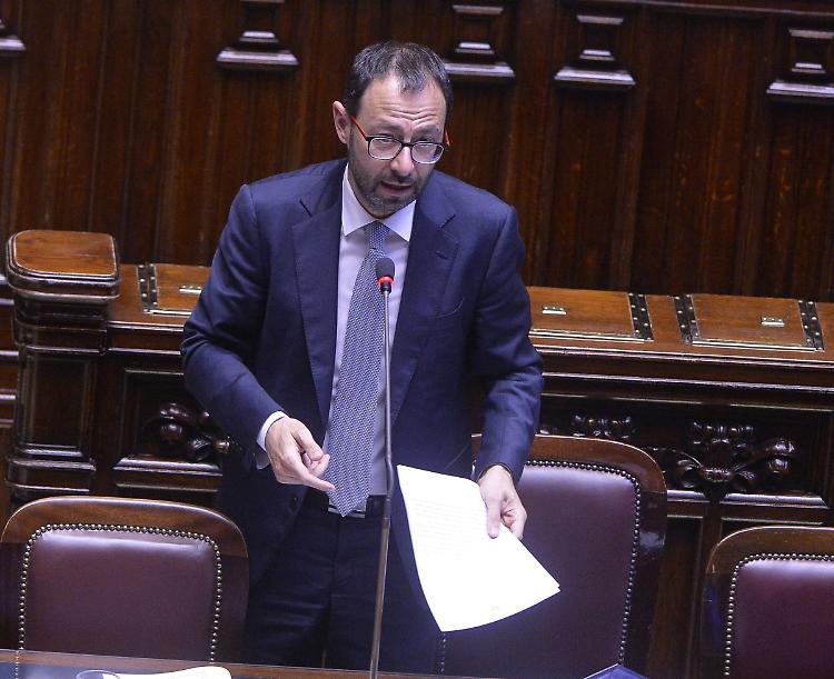 Siccità, Patuanelli "Possibile l'estensione dello stato di emergenza"