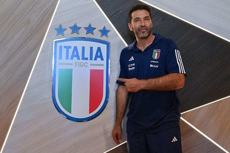 Buffon nuovo capo delegazione azzurro "Pronto a dare una mano"