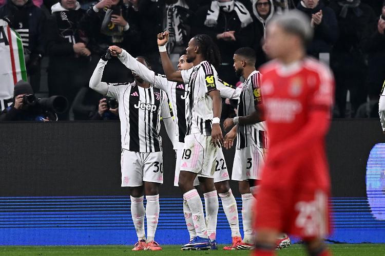 La Juve regola il Benfica grazie a McKennie e Thuram e si assicura i playoff