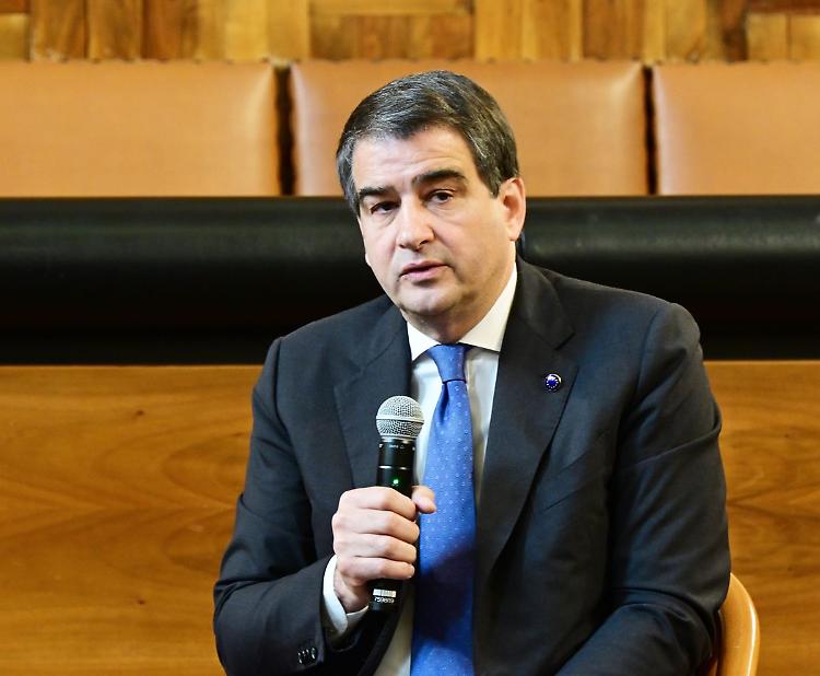 Pnrr, Fitto "Elementi molto positivi ma non &egrave; uno strumento ordinario"