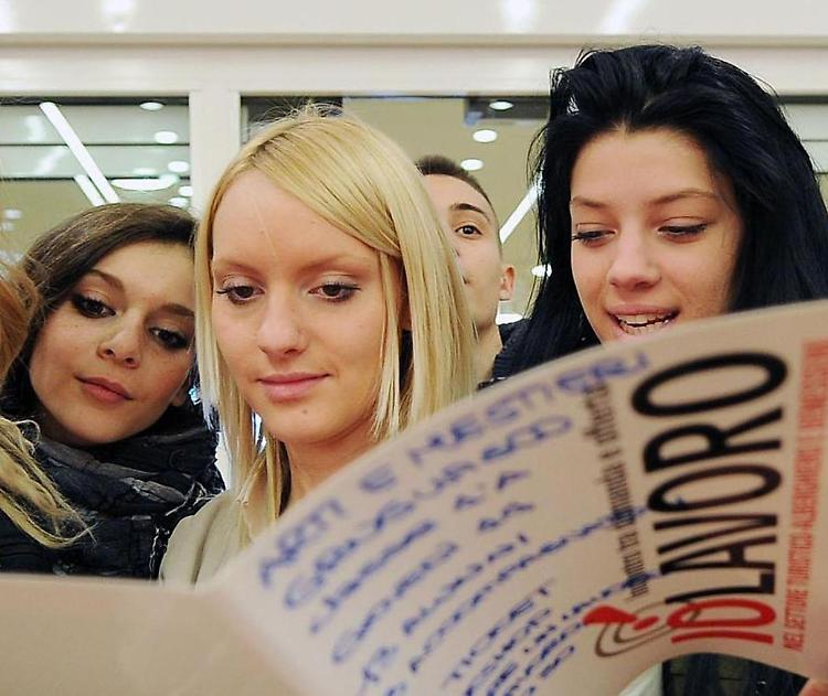 Lavoro, persi 9mila posti: la crisi colpisce soprattutto le donne