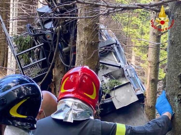 Strage della funivia, il  Pm: "In video la cabina sussulta e torna indietro"