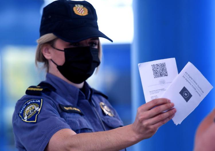 Via libera definitivo del Parlamento Ue al Green pass