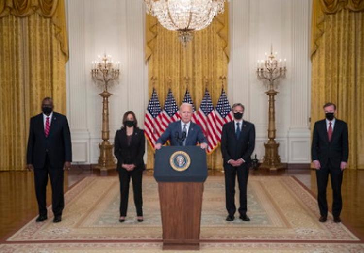 Afghanistan, Biden pronto a chiedere aiuto compagnie aeree