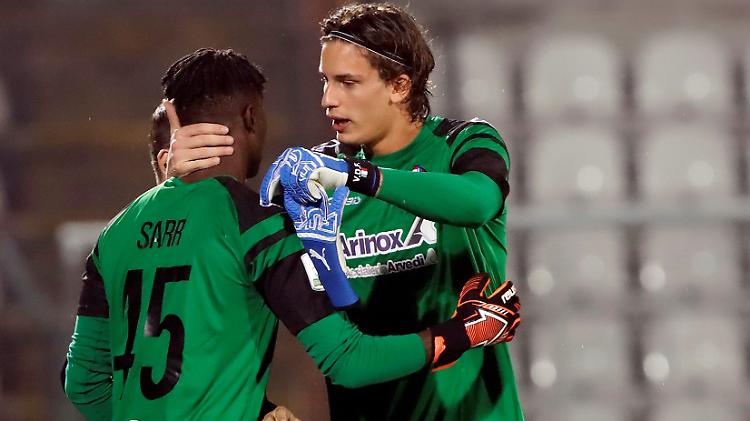 Cremonese, Carnesecchi si ferma per un mese