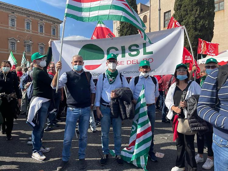 Assalto alla Cgil, la Cisl Cremona: «In piazza per difendere la democrazia»