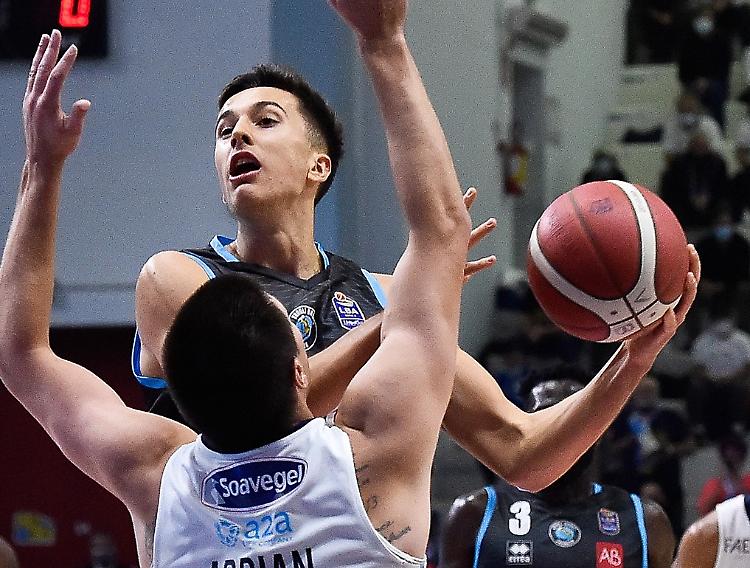 Basket: Della Valle eletto miglior giocatore Serie A 2022. Spagnolo miglior Under 22