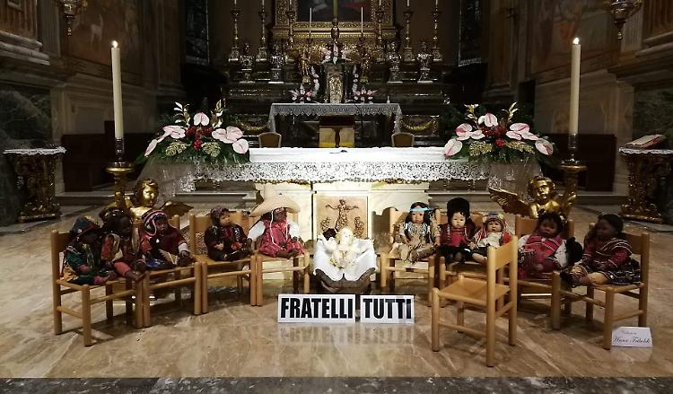 Presepe con una sedia vuota: «Michele,  noi ti aspettiamo»