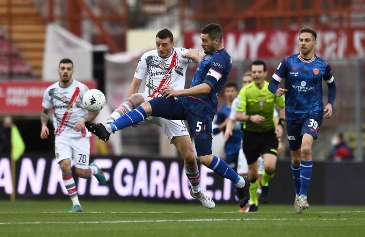 Calcio. Perugia - Cremonese 0-0 al 47' secondo tempo