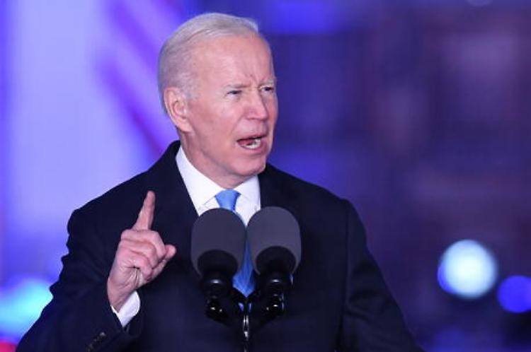 Biden, Putin dittatore macellaio. Dura replica del Cremlino
