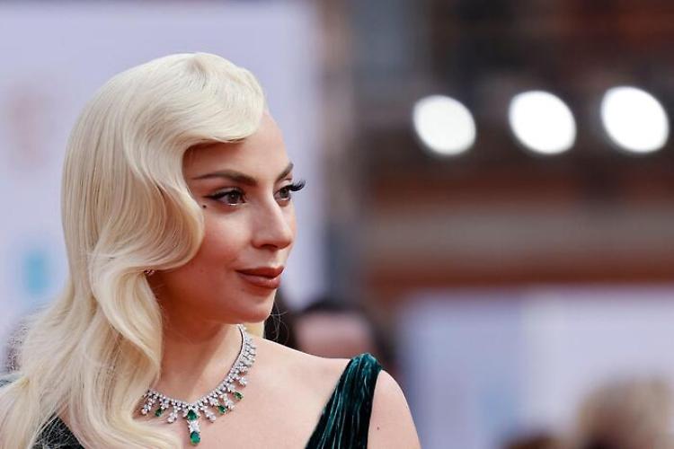 Lady Gaga canta a Como a un matrimonio privato