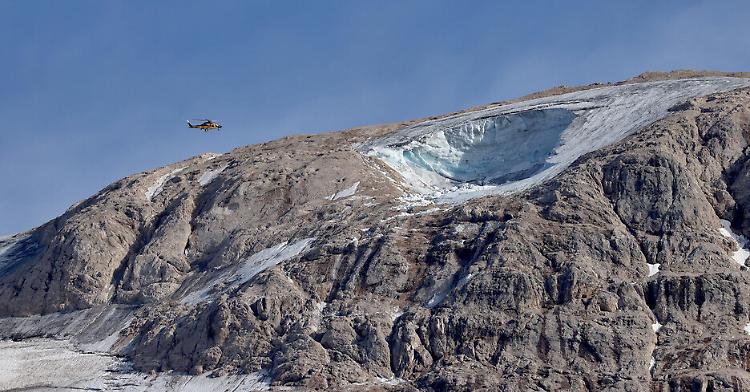 Marmolada, riprese le ricerche con i droni