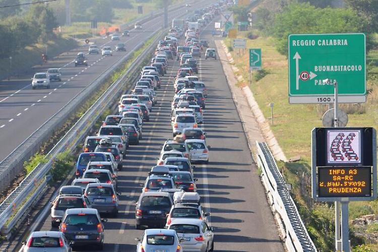 Sull'estate torrida incombe l'esodo, oggi bollino rosso