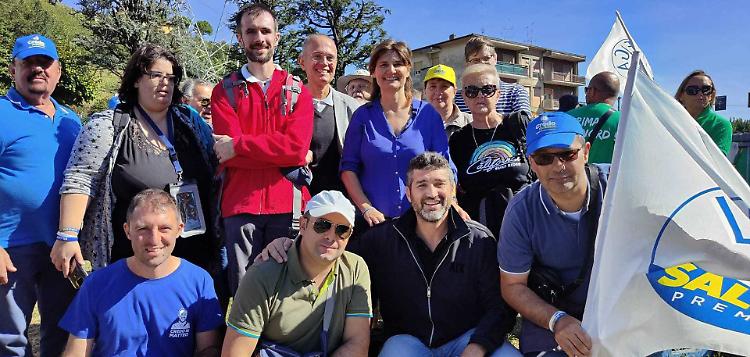 Pontida, Comaroli e Bossi: «Le nostre radici non si cancellano»