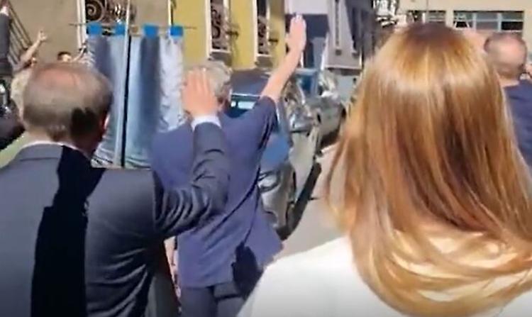Saluto romano al funerale, aperta inchiesta esplorativa