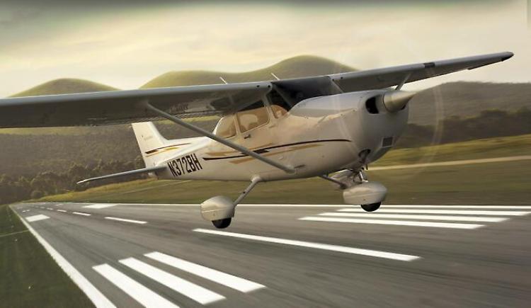 Cessna si schianta su prato, un morto e 3 feriti gravi. Uno trasportato a Cremona
