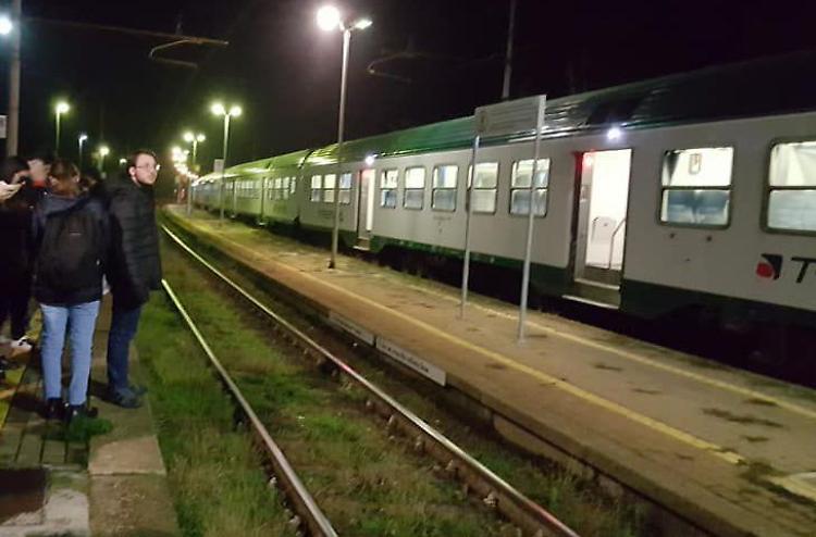 Le sbarre restano in alto, si passa solo con la polizia
