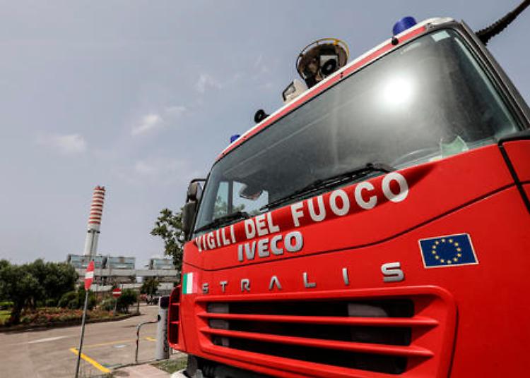 Esalazioni da monossido: morto un 21enne, grave un 24enne