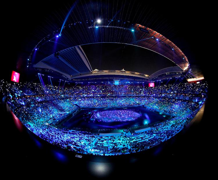 Mondiale partito, cerimonia e show: «Il calcio unisce»