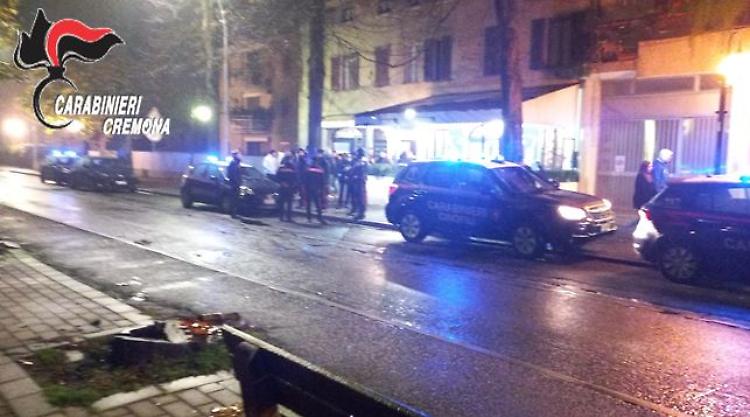 Spaccio, lavoro nero e violazione delle norme sanitarie: chiuso un locale fulcro della movida