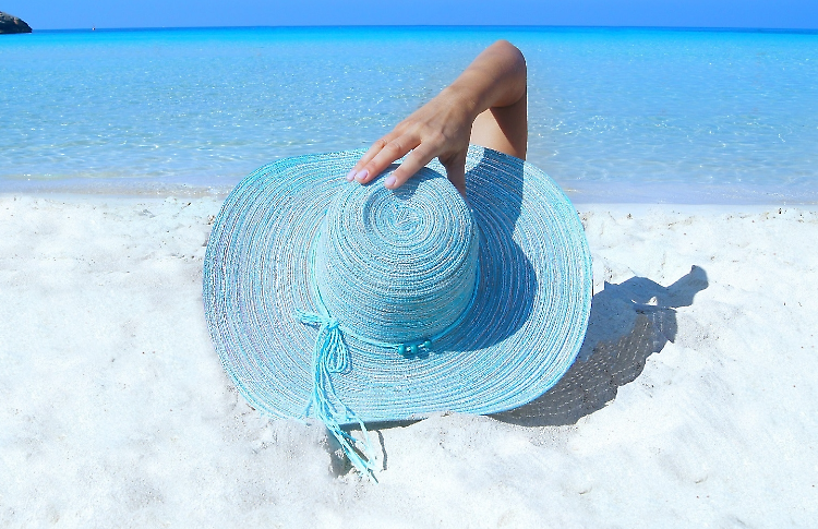 Il 2023 è l'anno dei vacanzieri: 32 giorni di vacanza con solo 4 giorni di ferie 