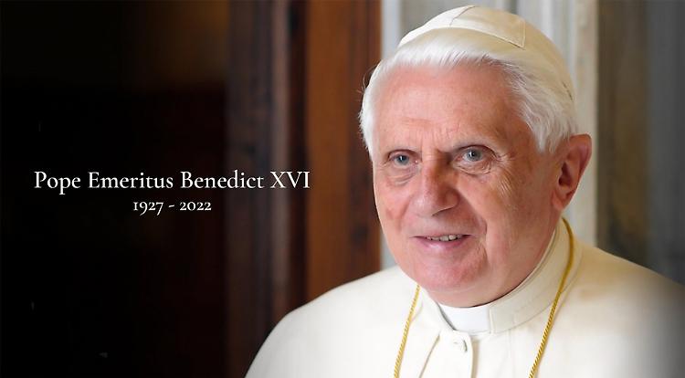 E' morto Benedetto XVI, primo Papa emerito