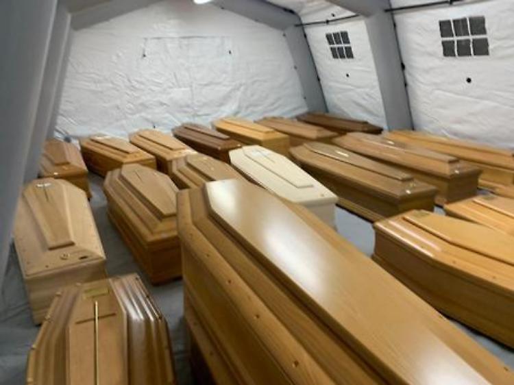Crolla un'ala del cimitero a Sant'Agata dei Goti, bare nel torrente