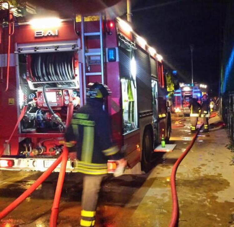 Fiamme in abitazione a Sesto Fiorentino, due morti