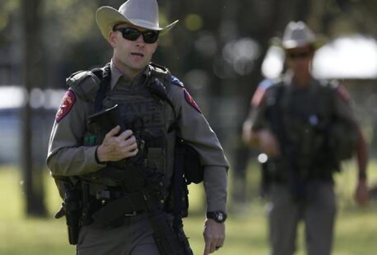 Sparatoria in Texas, 9 morti in centro commerciale
