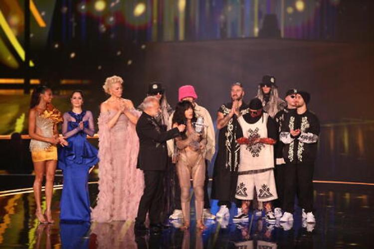 La Svezia vince l'Eurovision, Mengoni quarto