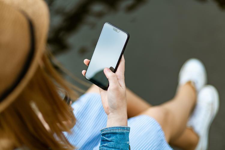 Truffa del falso messaggio, il Comune lancia l'allerta: «Non cascateci»
