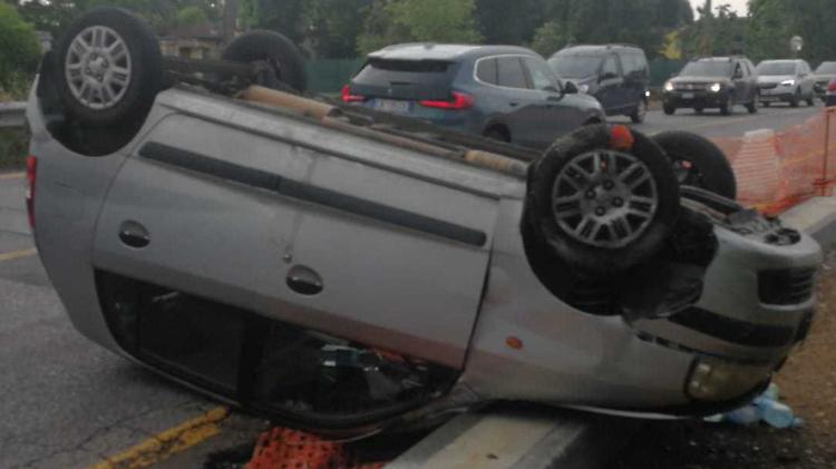 Auto ribaltata a Ripalta e fuori strada a Capralba, 37enne ferito