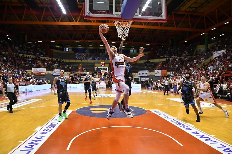 La Vanoli vince contro Forlì imbattuta da 11 gare (77-72)