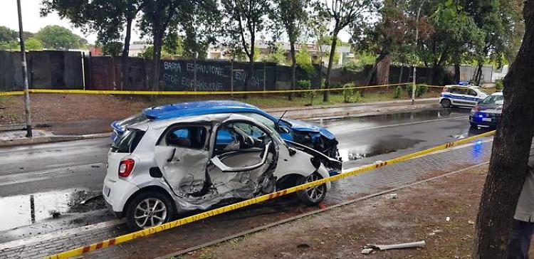 Sfida web dietro lo scontro tra un suv e una Smart